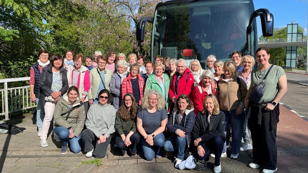 Frauen besuchten Aachen