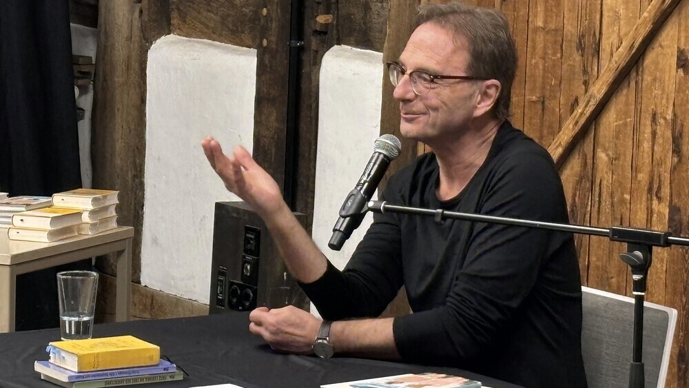 Fritz Eckenga im Bauernhaus